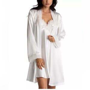 Linea Donatella Robe NWT
White Sonya Embellished Satin Bridal Wrap Robe S